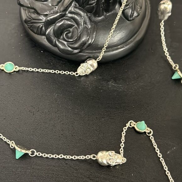 Rhinestone skull and spike necklace & earring set - Picture 2 of 5